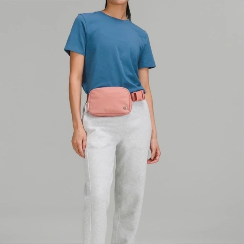 Lululemon Pink Pastel Everywhere Belt Bag 1L - SOLD OUT ON WEBSITE - Picture 11 of 14